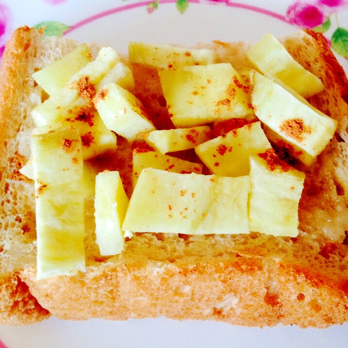 甘しょっぱい♡シナモン香る塩麹おさつ蜂蜜トースト